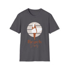 Beach Vibes Woman With Surfboard - Unisex Softstyle T-Shirt