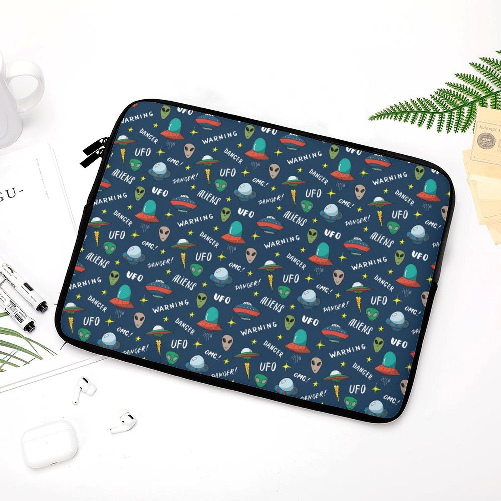 UFO's And Aliens - Laptop Sleeve (Multiple Sizes)