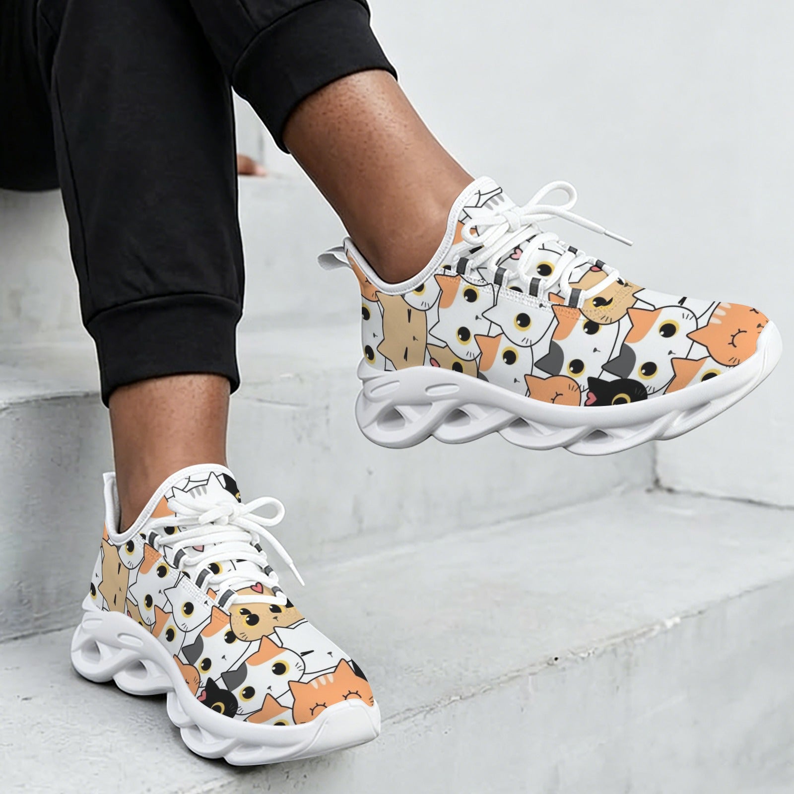 Cute Cartoon Cats Women's Twisted Sole Sneakers