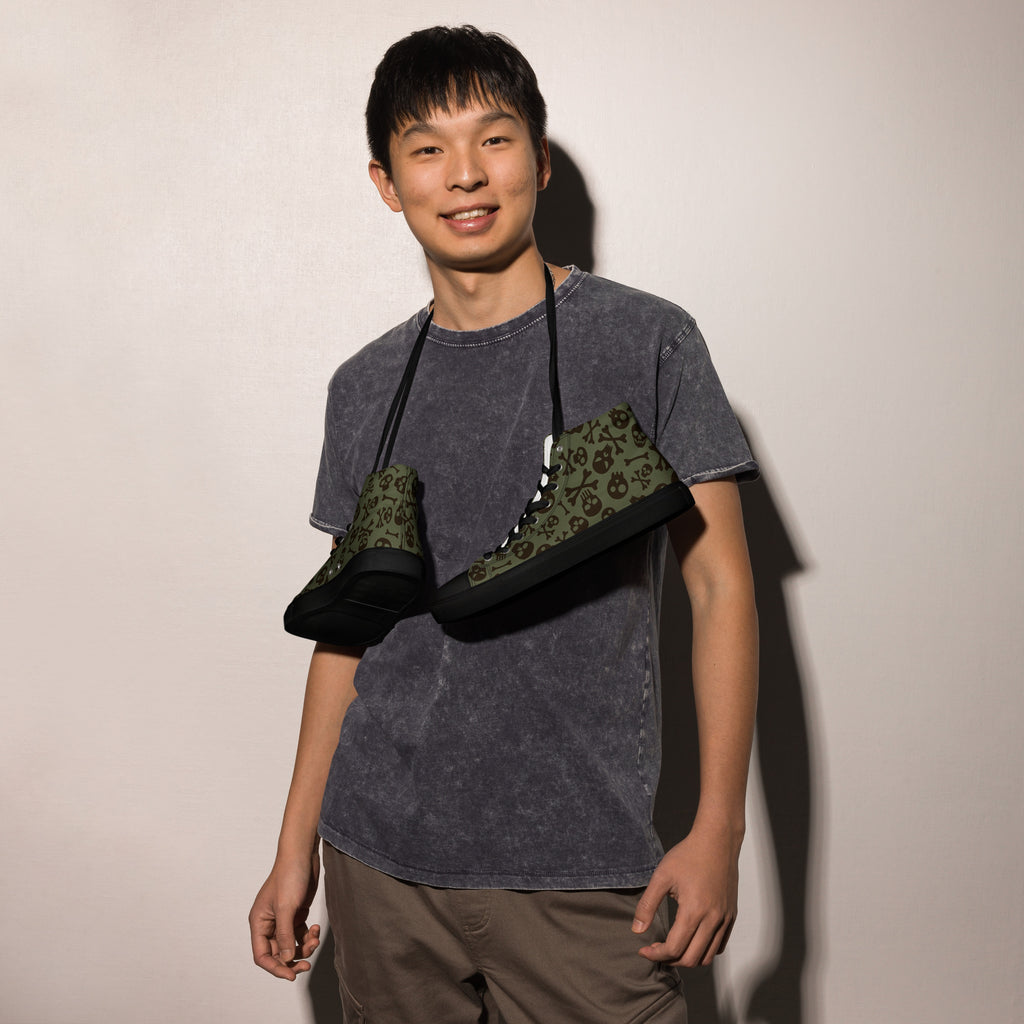 Skull And Crossbones - Men’s high top canvas shoes Mens High Top Shoes Printed Offshore