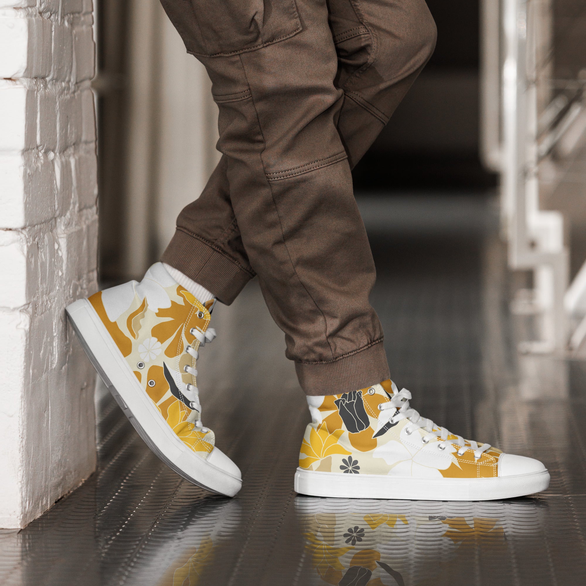 Retro Yellow Flower - Men’s high top canvas shoes Mens High Top Shoes Printed Offshore